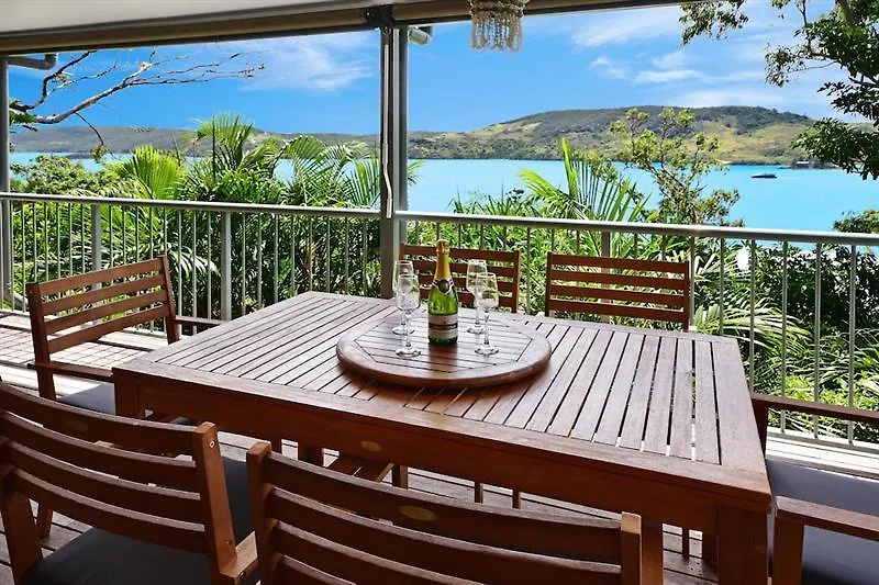 Heliconia 10 Newly Renovated Centrally Located House Hamilton Island Apartment