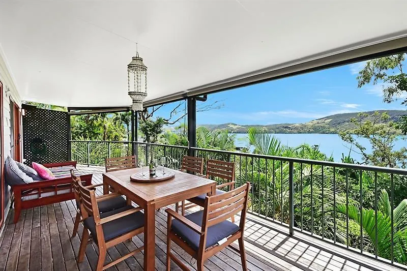 Heliconia 10 Newly Renovated Centrally Located House Hamilton Island Apartment