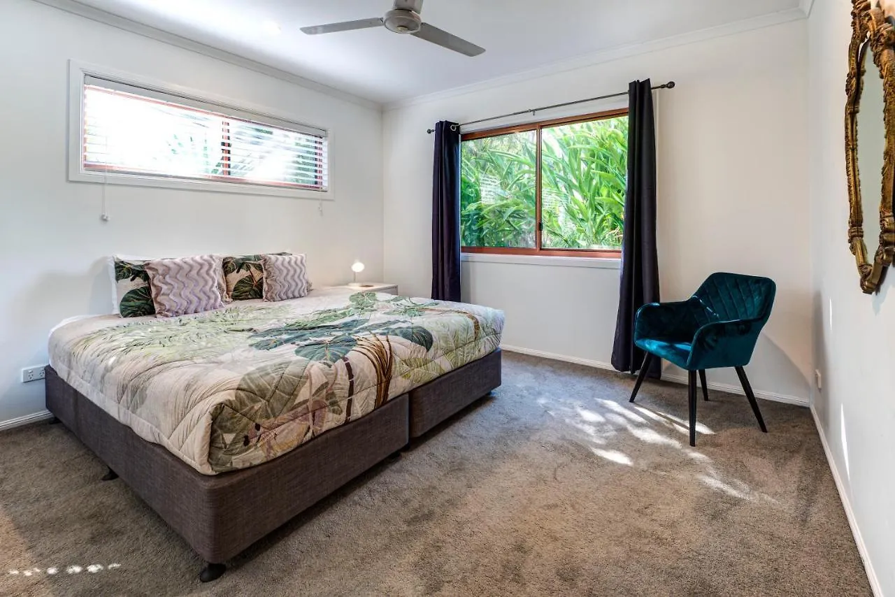 Heliconia 10 Newly Renovated Centrally Located House Hamilton Island
